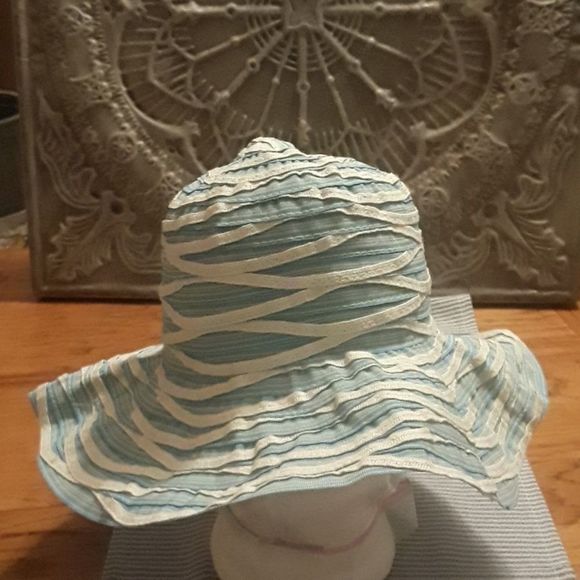 Lulus Accessories - Lulu Blue And White Hat.